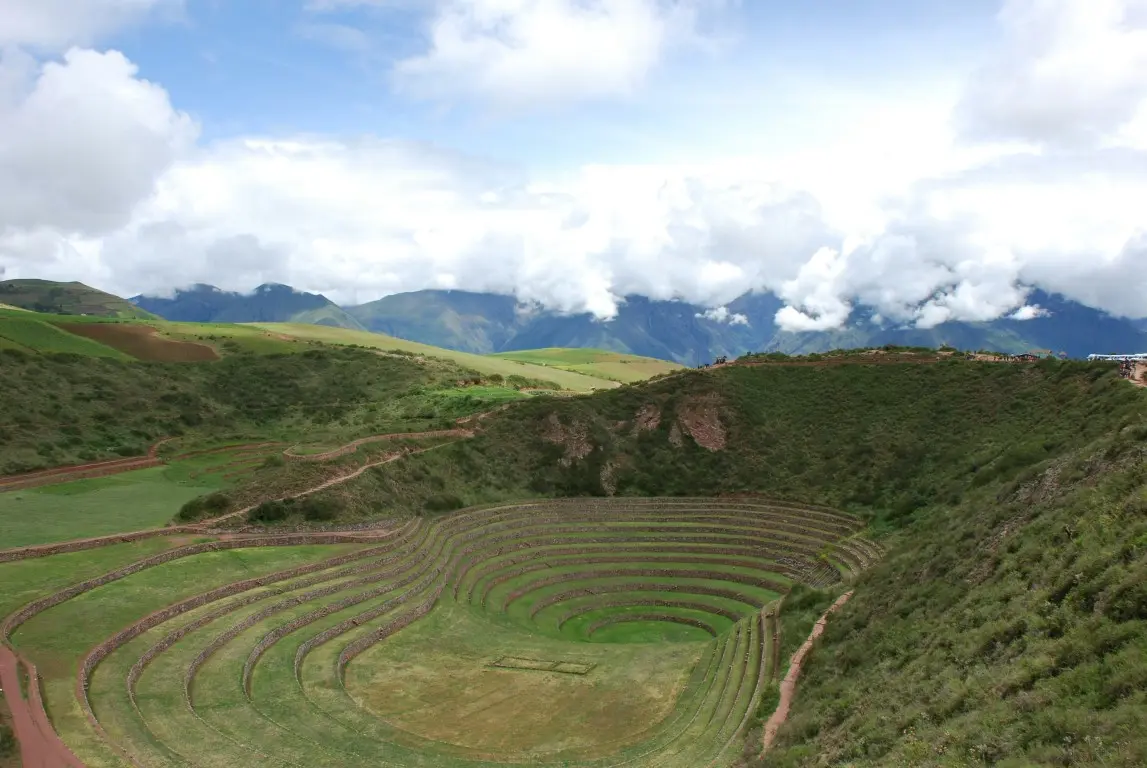 moray by zach-kirby-VSAM2gCbTDo-unsplash (Medium)_incaexplorer
