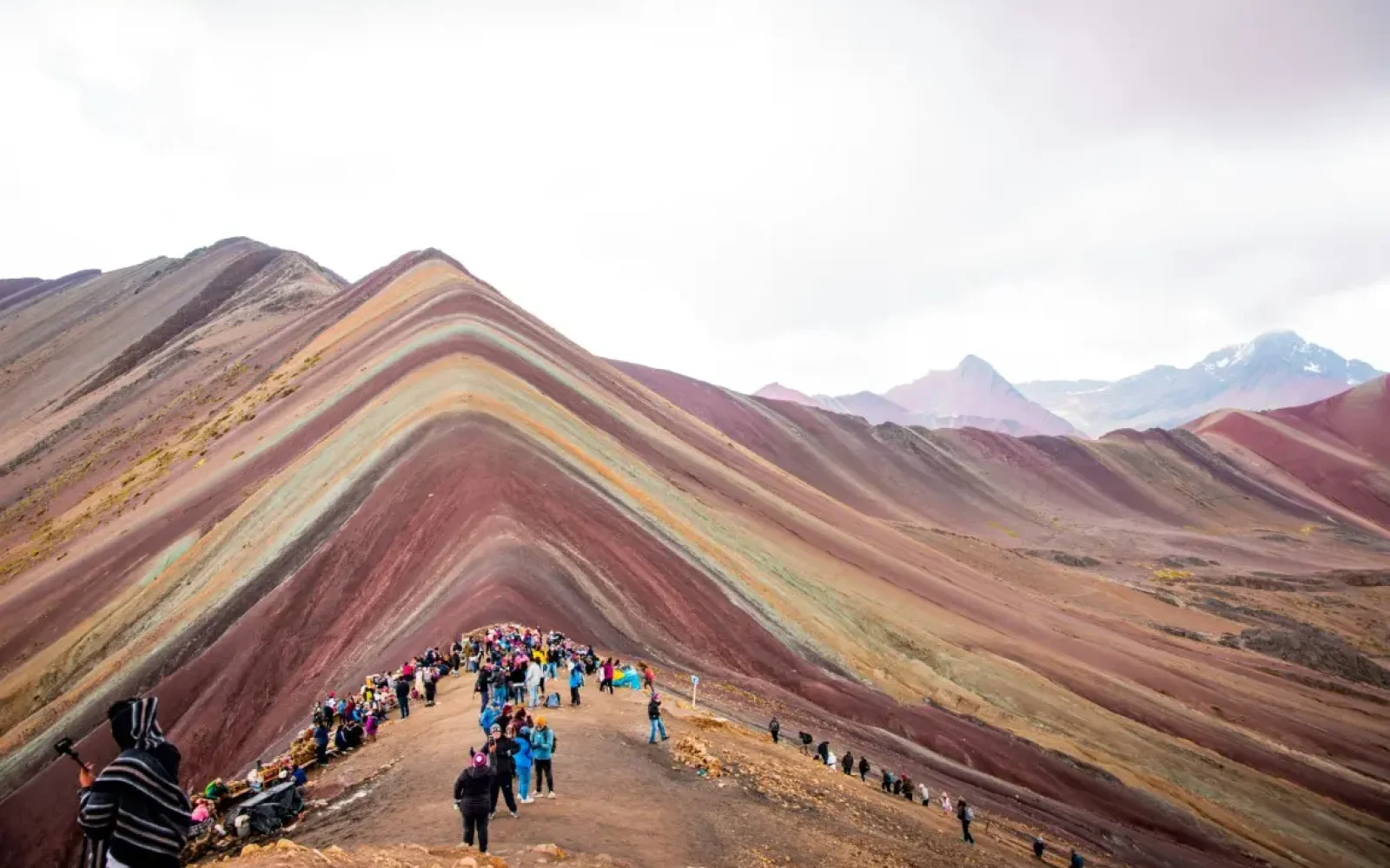montaña de colores by alvaro-palacios-CYI-IPHoOgo-unsplash (Medium)_incaexplorer