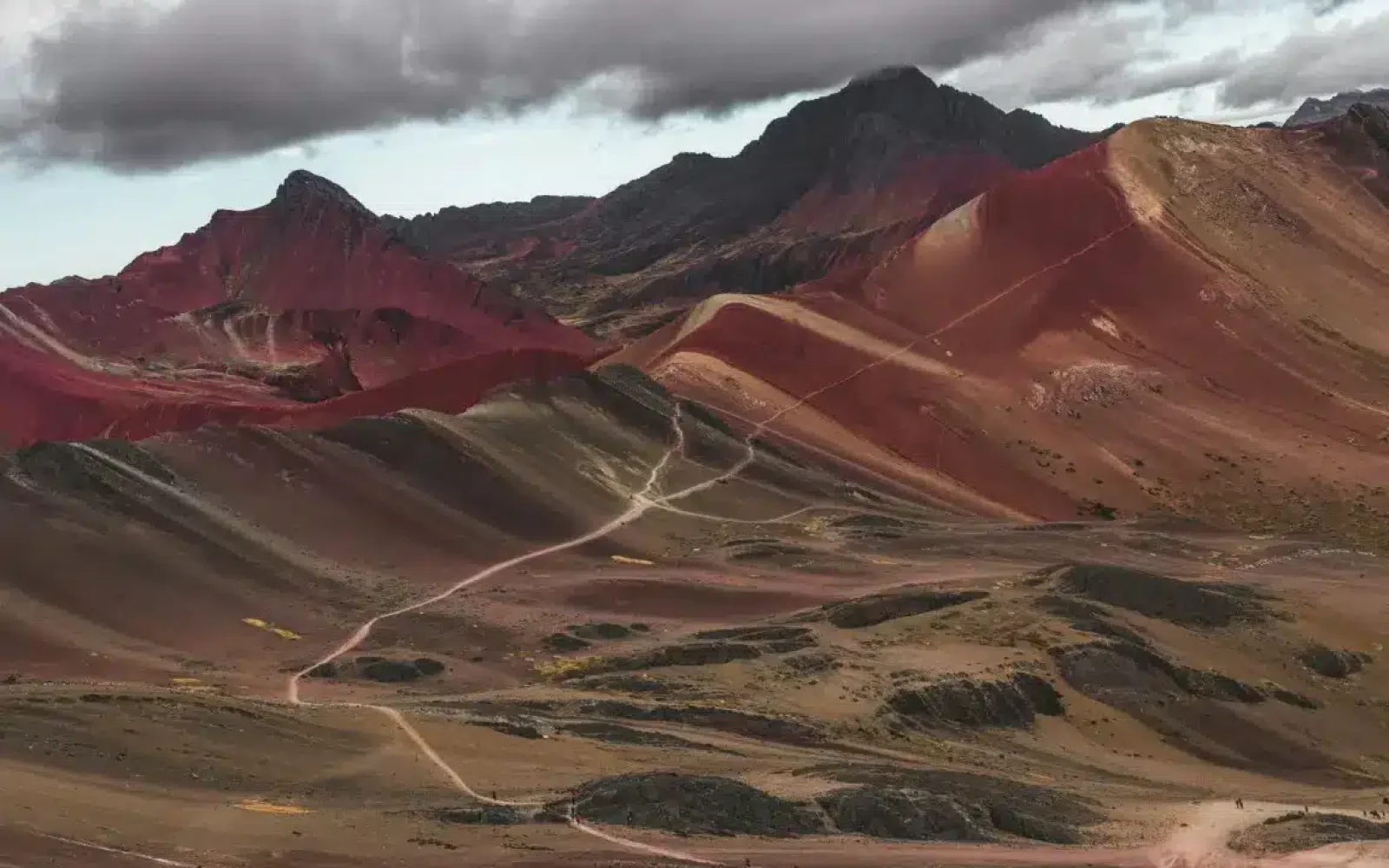 montaña de colores by jan-kronies-8Hzo5iZaS90-unsplash (Medium)_incaexplorer